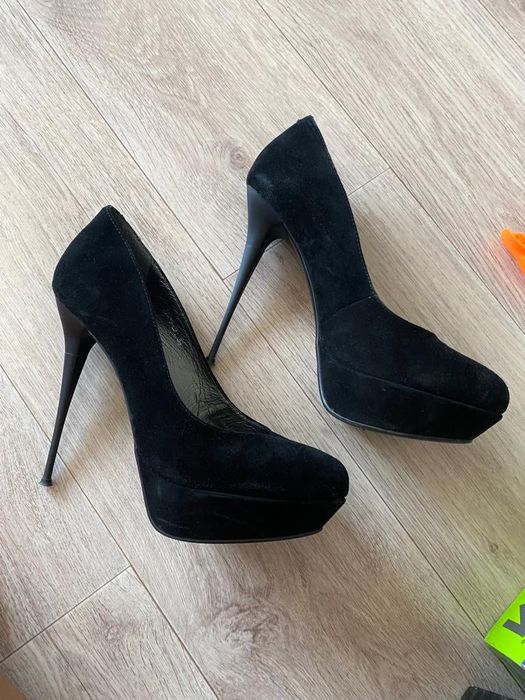 Продам туфли замшевые