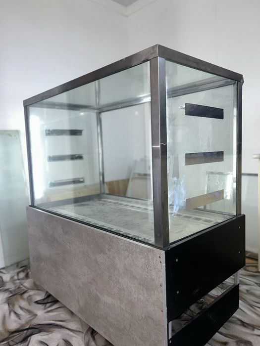 Витринный холодильник 120х64х124