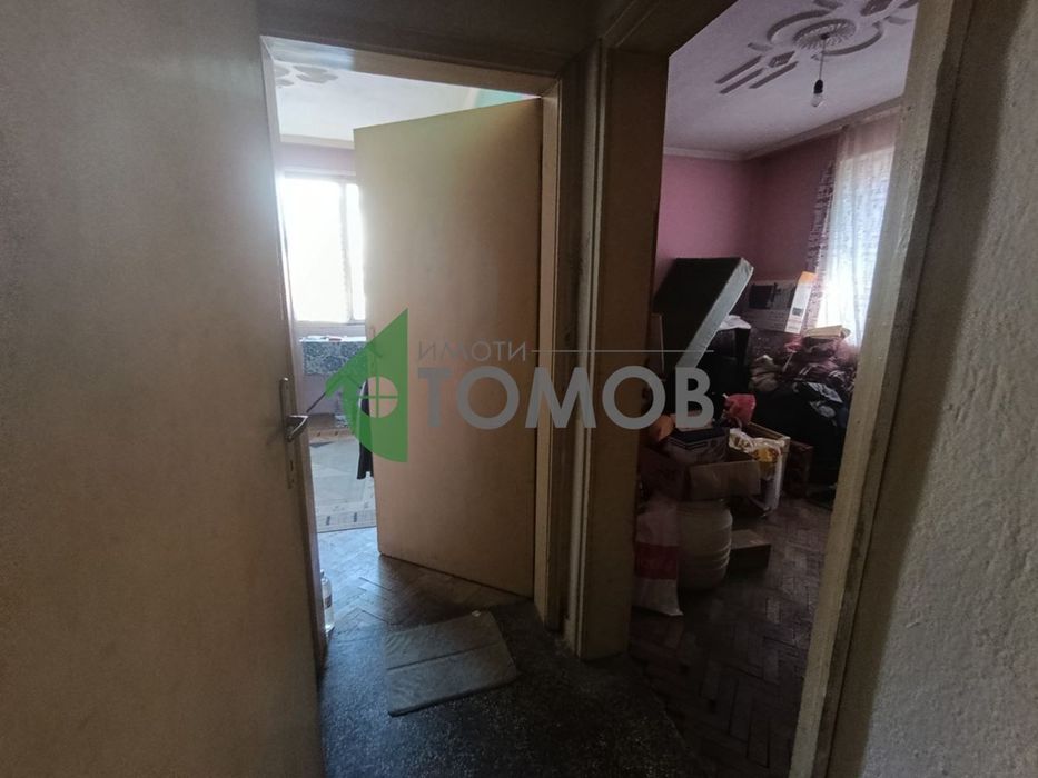 Продава се Тристаен апартамент в Стара Загора, Център - 70 кв.м за 1442 €/кв.м - Снимка #3