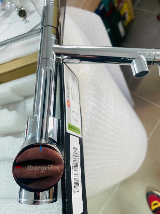 Robinet profesional Ibergrif M22144 pentru bucătărie cu duș detașabil