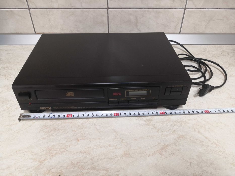 Digital Compact Disc Player CD033