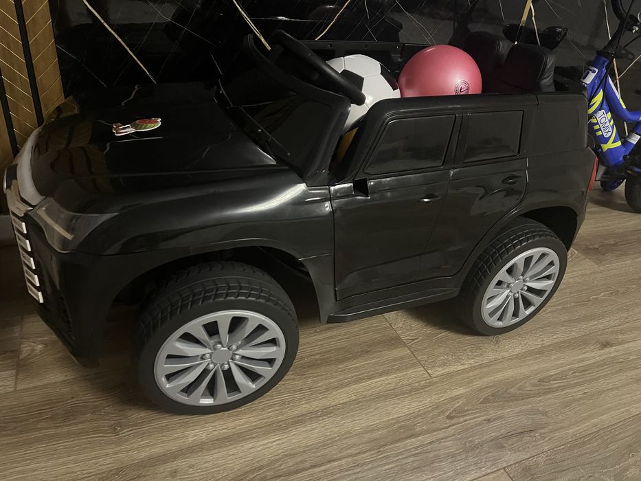 Продам машину на пульте управления