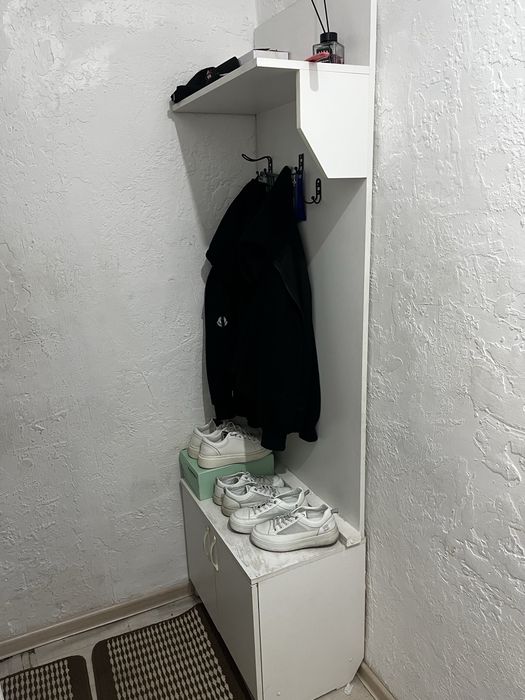 Прихожей мебель.
