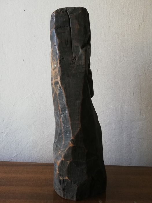 Много интересна и нестандарна глава от дърво. Маска.