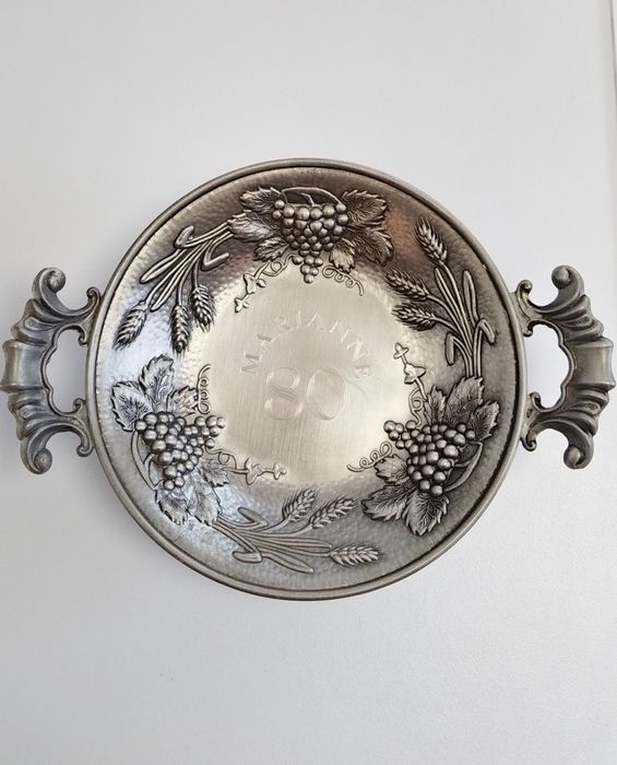 Колекционерски чинийки за стена +фруктиера