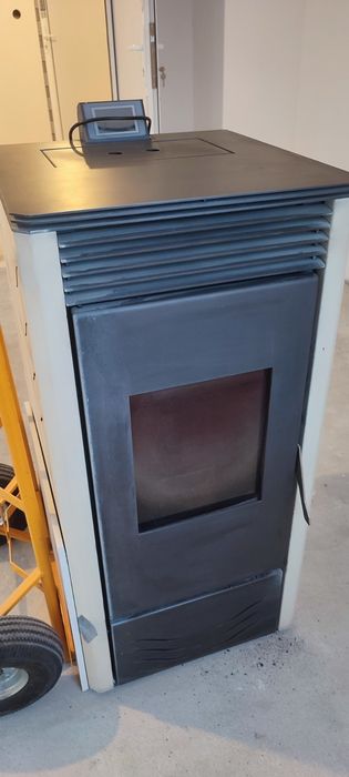 Пелетна камина Виктория