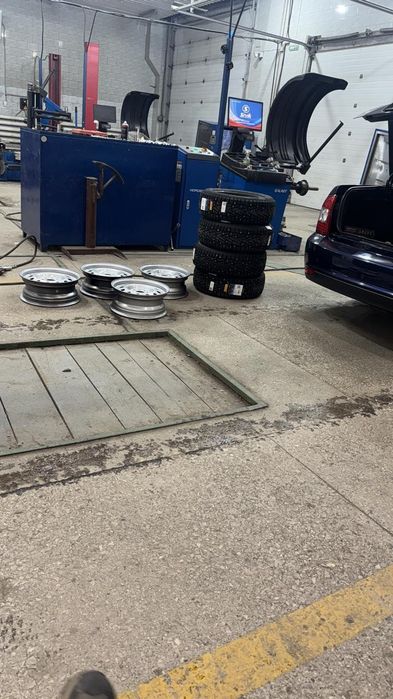 Продам Шины с дисками 185/60 r14 комплект
