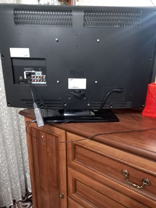 Продаётся телевизор Самсунг (Samsung)