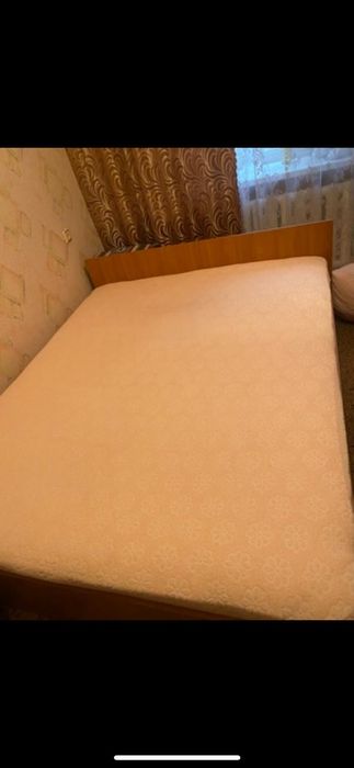 Двуспальная кровать
