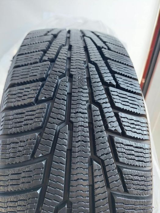 Шины Nokian 215/60/16
