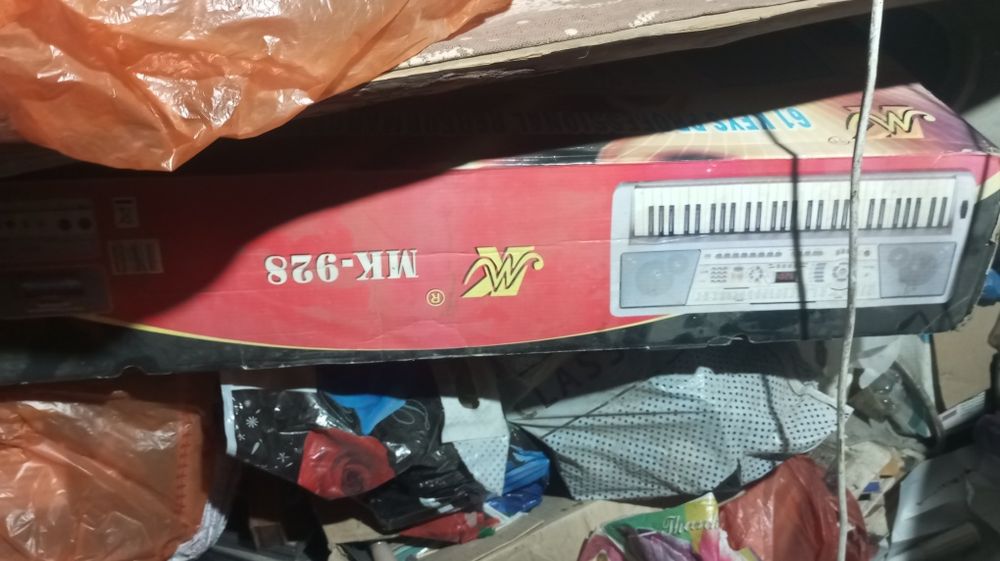 Продам синтезатор