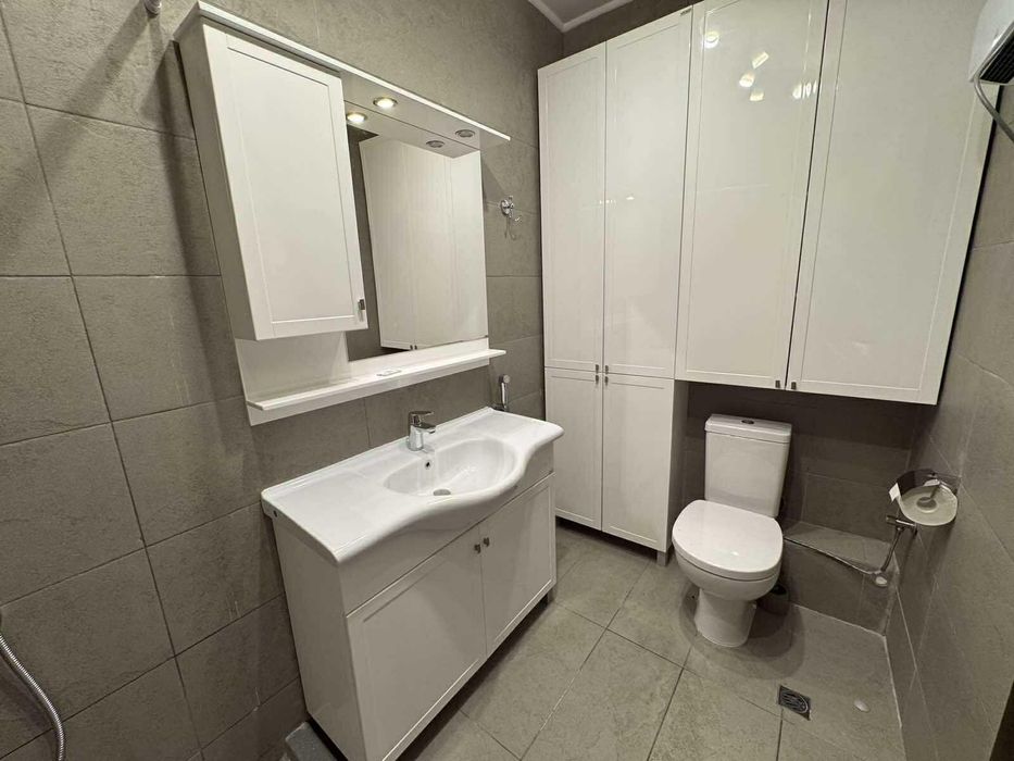 Дава се под наем Тристаен апартамент в к.к. Св.Св. Константин и Елена - 80 кв.м за 997.05 € - Снимка #13