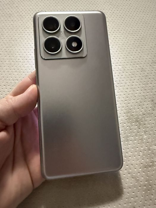 Xiaomi 14 T Pro.  12 GB Ram