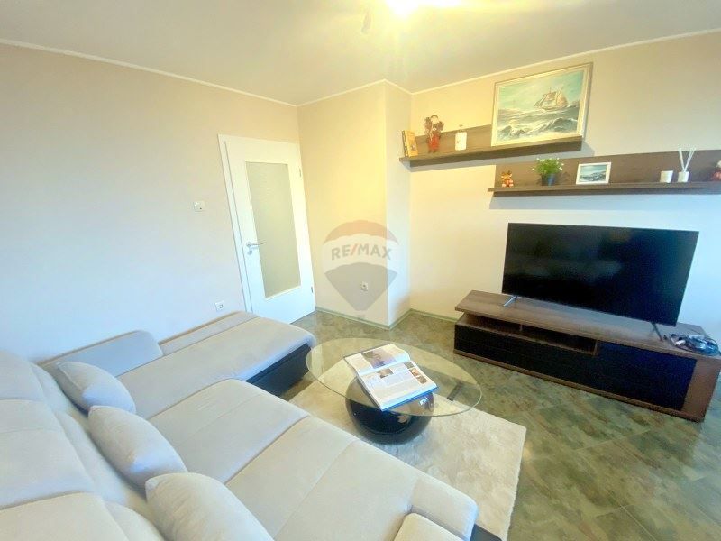 Дава се под наем Тристаен апартамент в Варна, Чайка - 60 кв.м за 650 € - Снимка #1