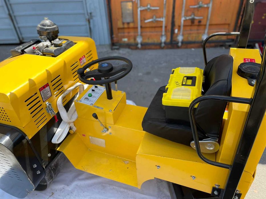 Каток вибрационный 1500кг