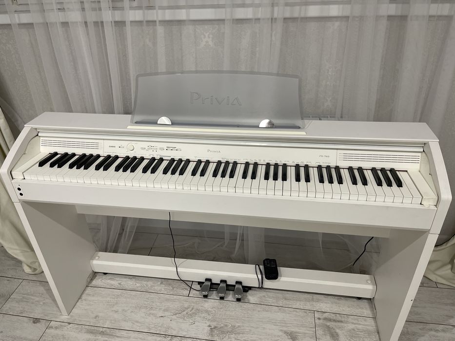 Цифровая пианино Casio