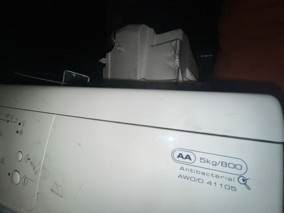 люк и мотор от пералня whirpool AWO/D 41105