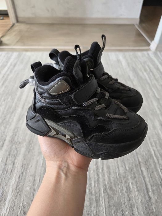 Детские кроссовки