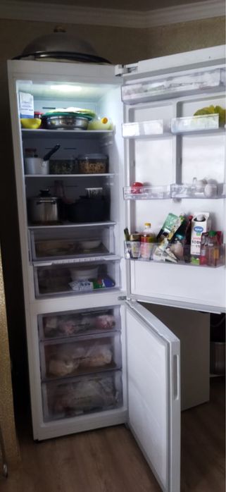 Холодильник samsung