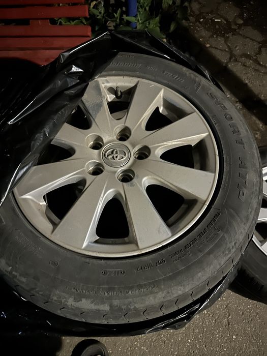 Toyota оригинальные диски с резиной