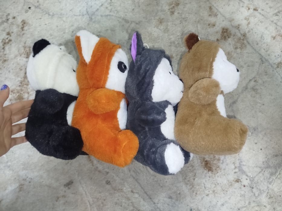 Мягкие плюшевые игрушки,мишки с шапкой в виде животных.