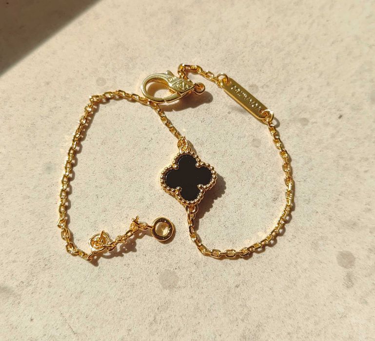 Гривна с малка детелина Van Cleef & Arpels VCA Sweet Alhambra bracelet