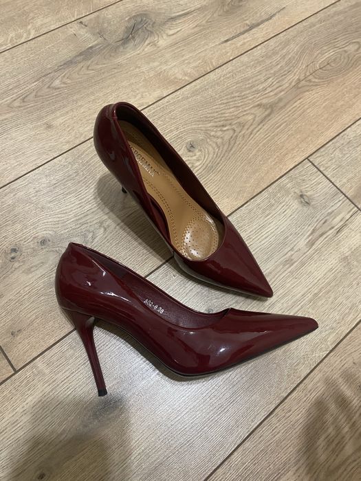 Продам почти новый каблук