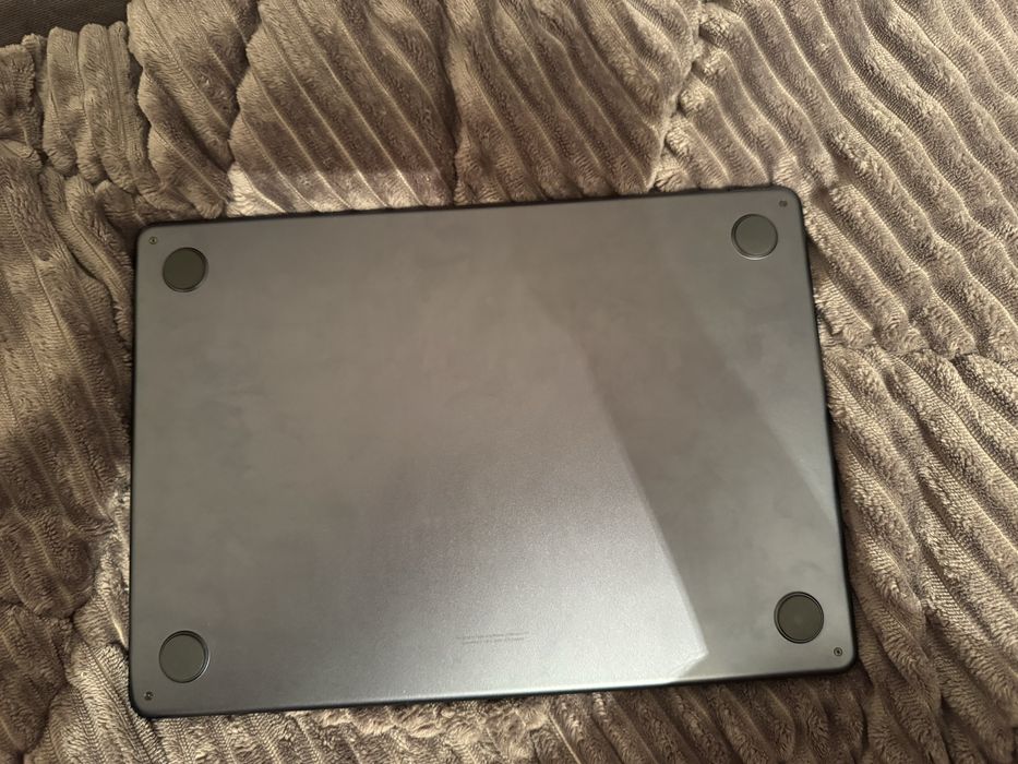 Macbook M3 2024, 13 дюйм