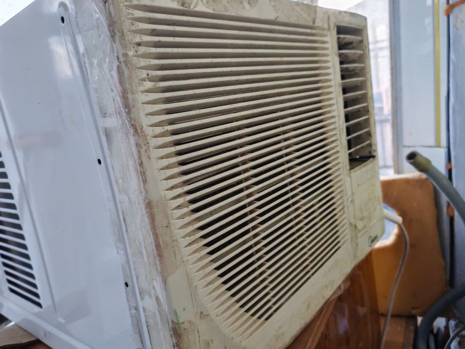 Продам оконный кондиционер midea
