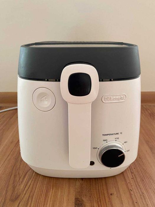Електрически фритюрник DeLonghi FS6025