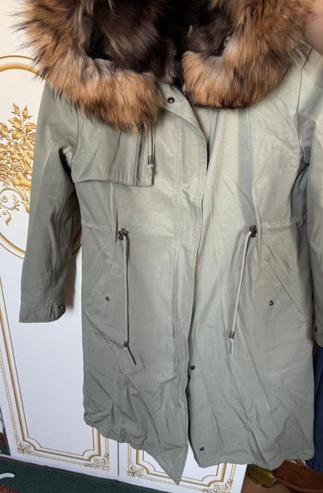 Парка почти новая