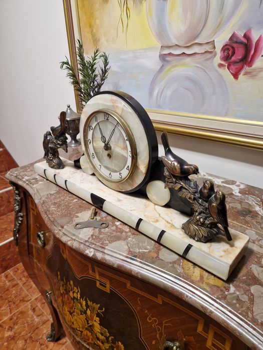 Прекрасен антикварен френски каминен фигурален часовник