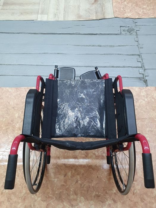 Продам инвалидную коляску Армед