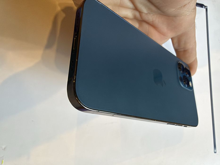 iPhone 12Pro, 128GB, Pacific blue. Apple Watch 5