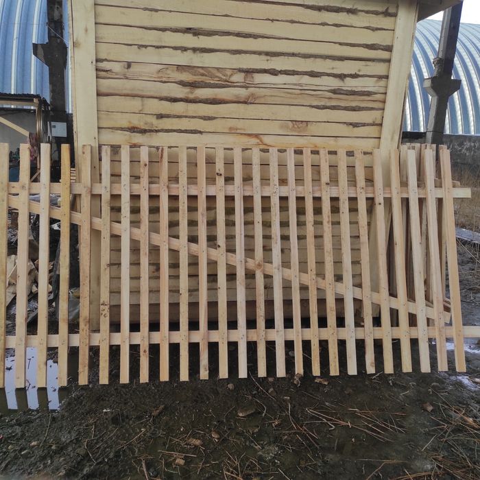 Забор из штакетника