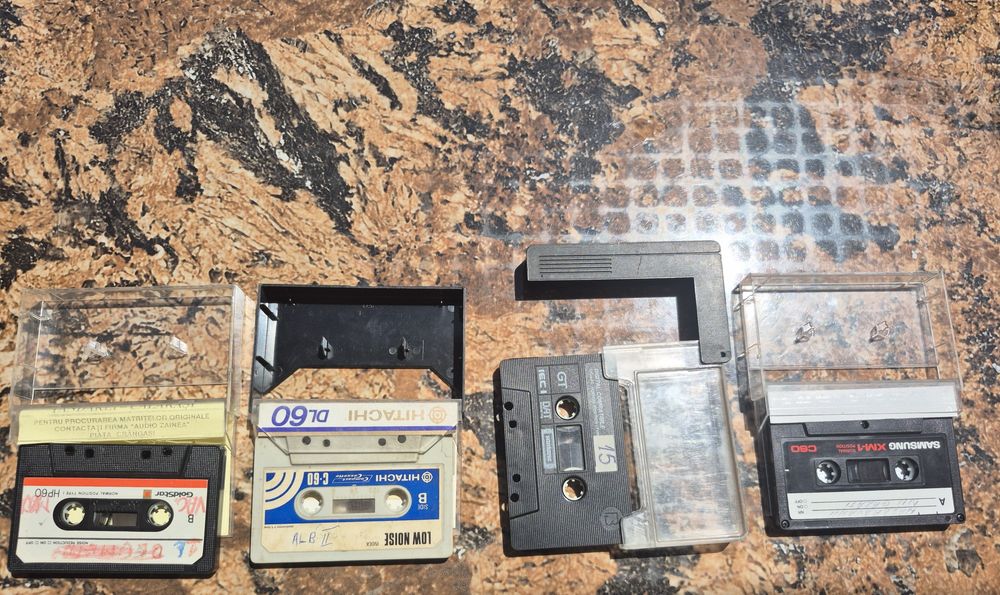 Vând 20 casete audio,muzica45-60-90min.marcile Fuji,Basf,Hitachi,Toshiba,JVC,Samsung,Seiko,Sony ,Gold Star