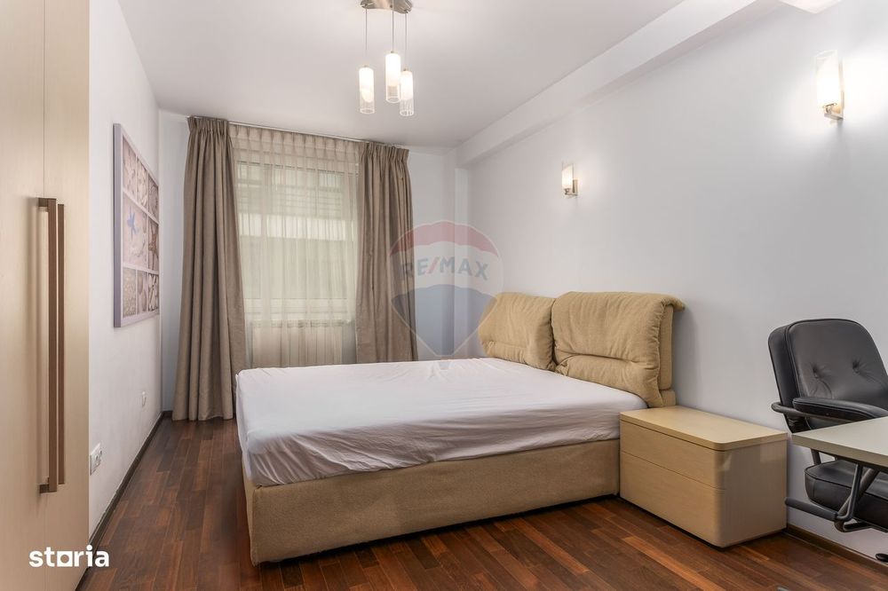 4 camere, semineu, piscina interioara, sauna. sala de sport, parcare