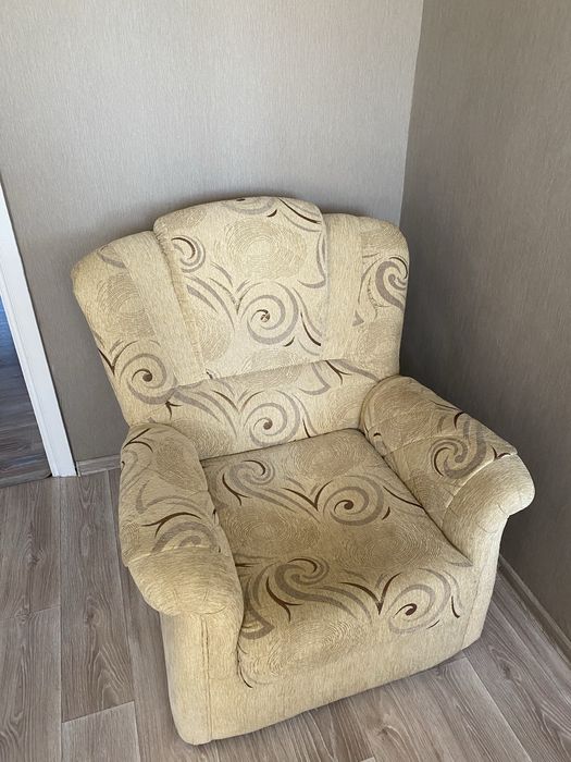 Диван с креслом, и двойка