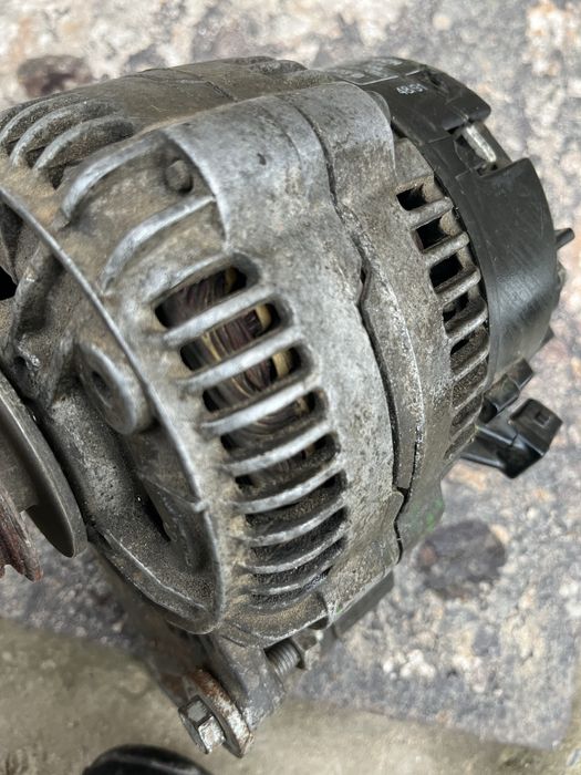 Генератор Volkswagen Golf 3