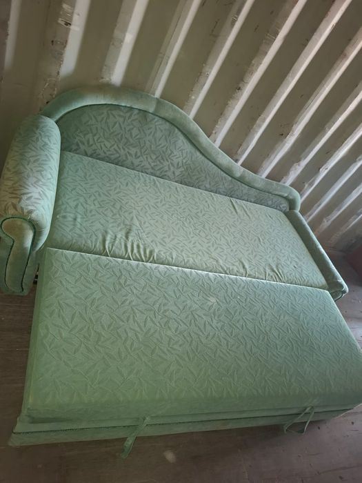 Продам раскладной диван.