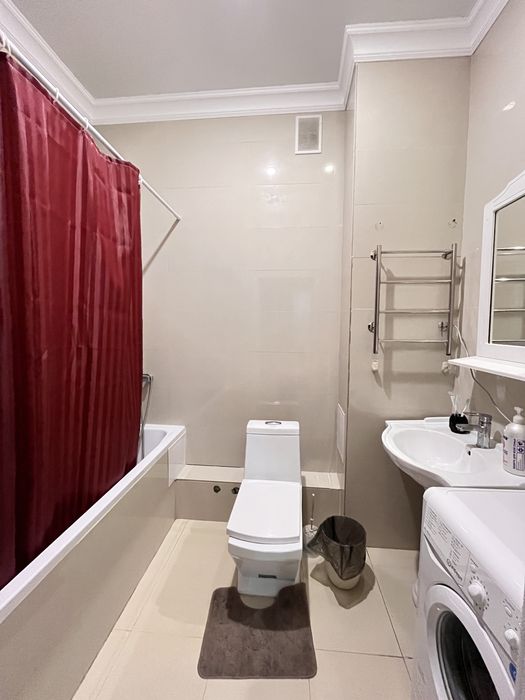 По часовой Хан Шатыр