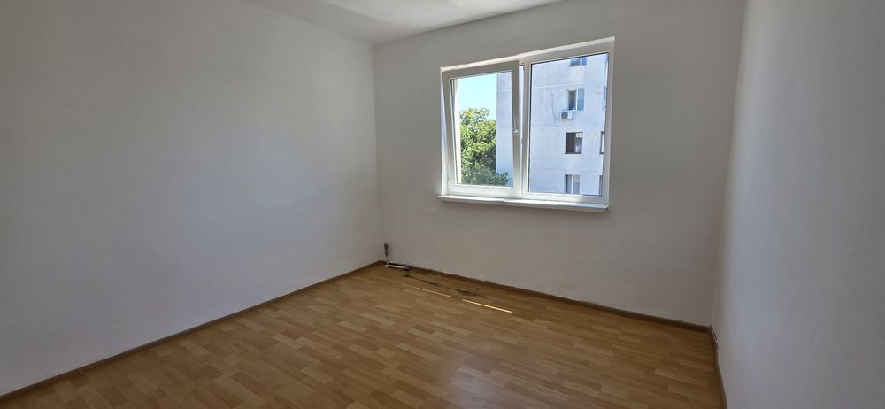 2 camere str.Miron Costin  LIBER.  Zona CENTRALA!!!