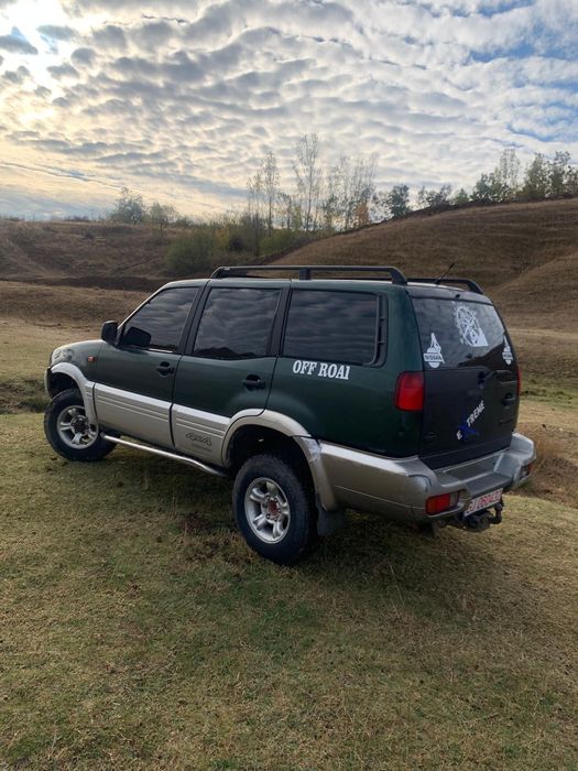 Nissan terrano 2.7 tdi 4x4 cu reductor