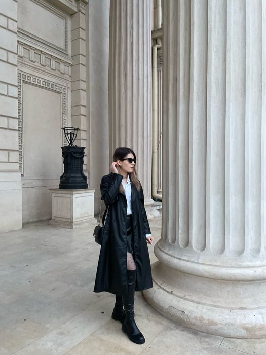 Trench Negru Bershka