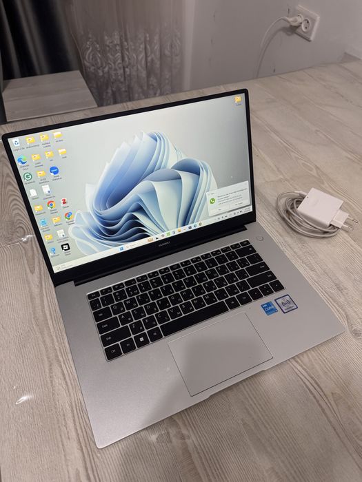 Huawei MateBook D15 в идеальном состоянии