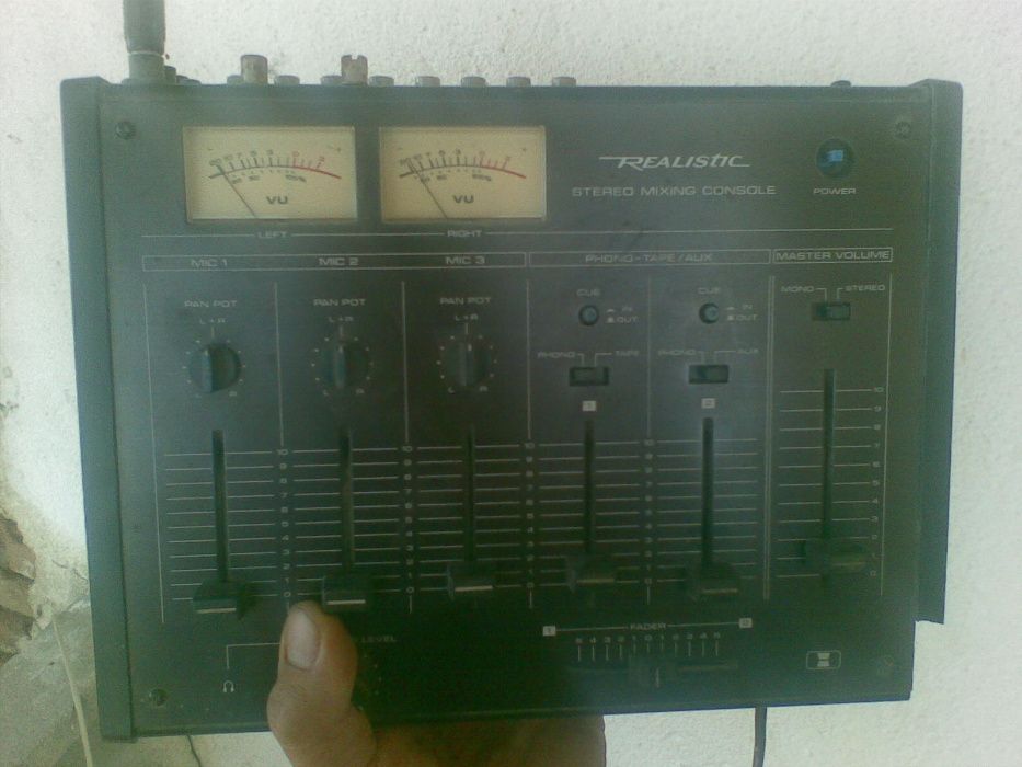 Миксираща конзола