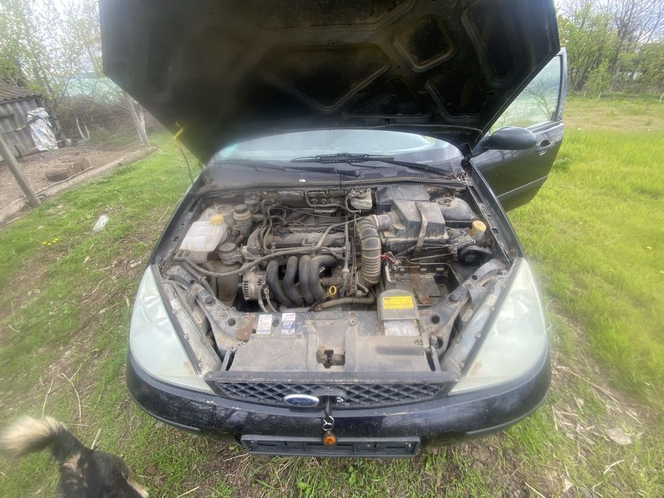 Vand Ford Focus PENTRU PIESE