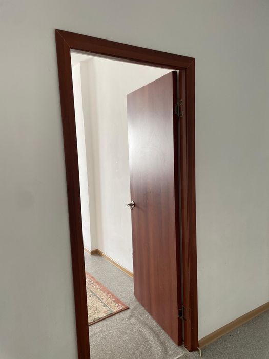 продаются двери межкомнатные 20к все