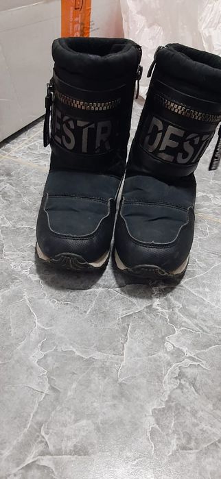 Продам детскую обувь