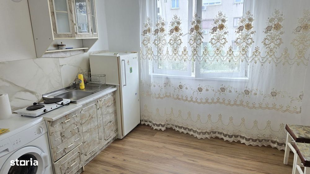 Vand garsoniera in Deva, zona Dacia, etaj 3, bloc de 4 etaje